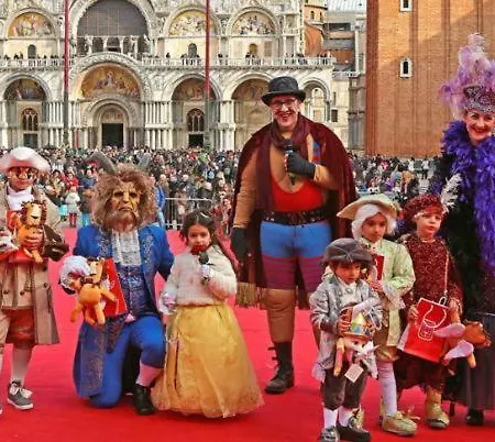 Nirvana's 2 Near Venice * Ноале