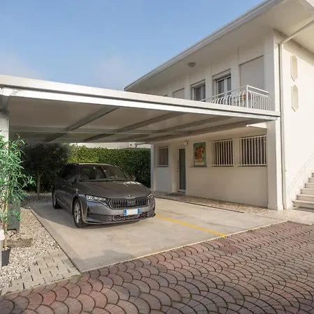 Апартаменты Nirvana's 2 Near Venice