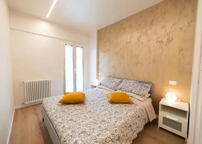 Nirvana's 2 Near Venice * Noale