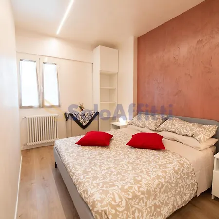 Nirvana's 2 Near Venice * Noale