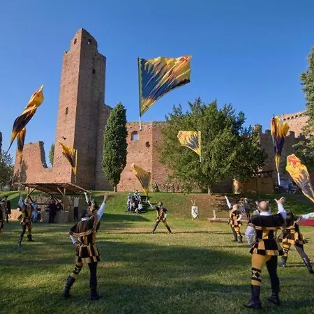 Nirvana's 2 Near Venice