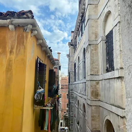 Apartment Nirvana's Home2 Near Venice Noale