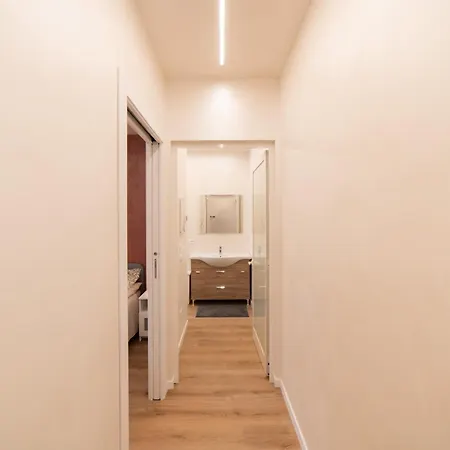 Nirvana's 2 Near Venice *