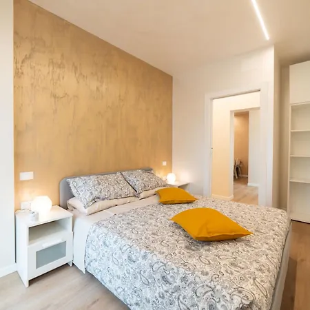 Nirvana's 2 Near Venice Apartmán