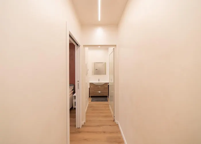 Nirvana's 2 Near Venice *